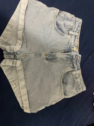 Short jeans