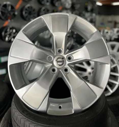 Jogo de rodas Volvo XC40 aro 18 5x108
