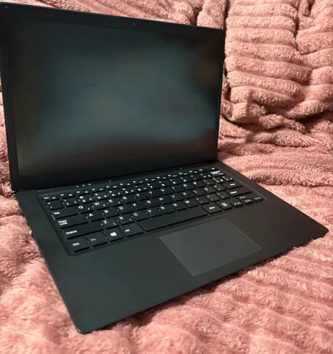 Notebook 14,1" Intel Quad Core 6GB RAM SSD 64GB - pouco tempo de uso