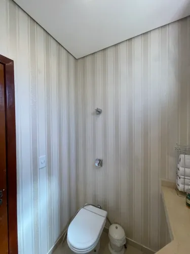 Instalador de papel de parede