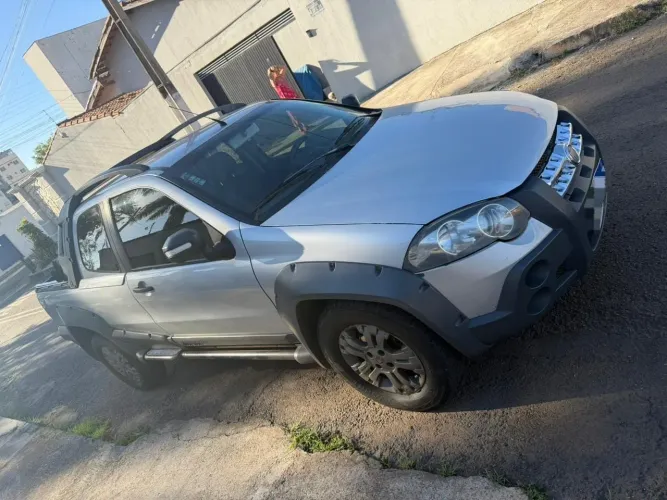 Fiat Strada Adv.1.8 16V Dualogic Flex CD 2012