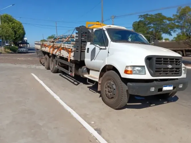 Carminhão FORD/F12000 160
