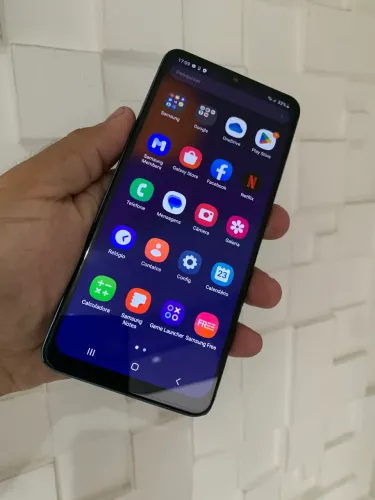 Samsung m12