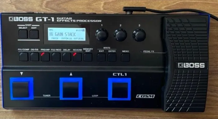 Pedaleira BoSS GT-1