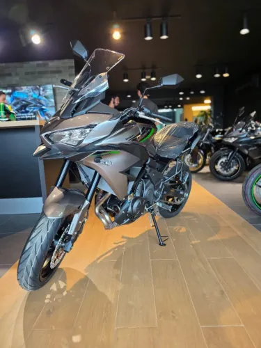 Kawasaki -- Versys 650 Standard