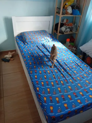 Cama de solteiro com colchao