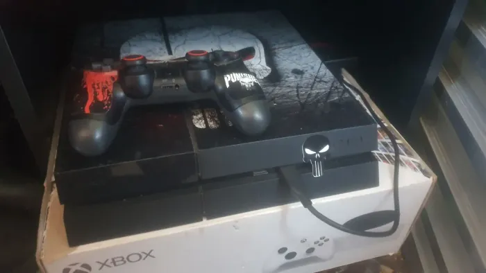 Playstation 4 fat com 16 jogos