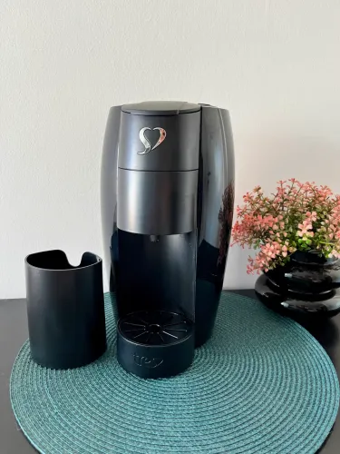 3 Corações Cafeteira Espresso e Multibebida LOV Preta - 220V