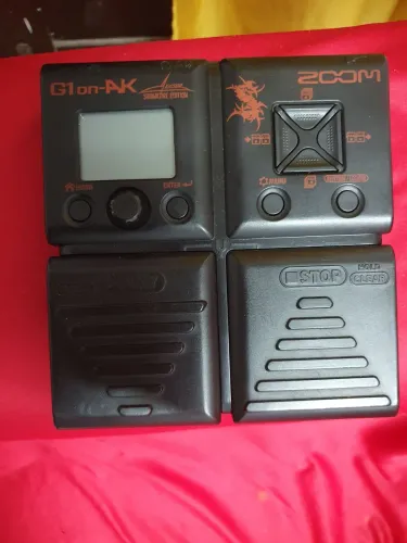 Pedaleira Zoom G1on AK 