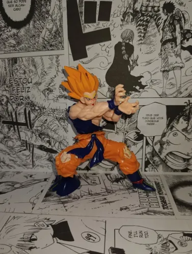 Action Figure Goku Super Saiyajin Dragon Ball Z