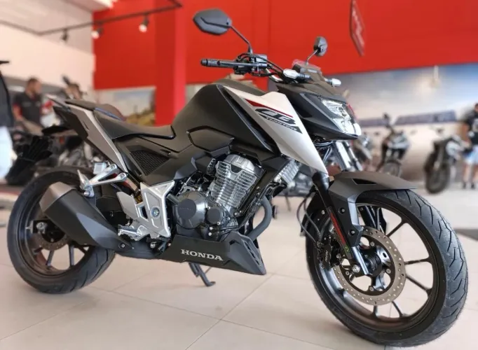 CB TWiSTER 300F CBS
