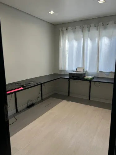 Vendo estação de trabalho feita sob medida