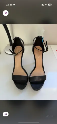 Sandália salto preta