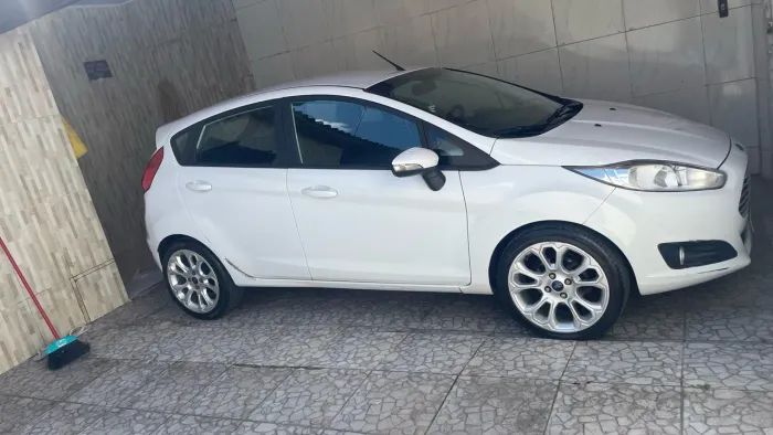 Ford Fiesta 1.5 16V Flex Mec. 5P 2014