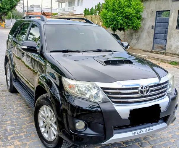 Toyota Hilux SW4 SRV D4-d 4X4 3.0 TDI Dies. AUT 2015