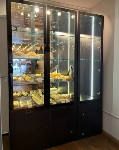 Vitrine de Pães Artesanais Preta - Projetum