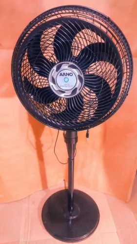 Ventilador coluna r$180. Funcionando ótimo. Entrega.