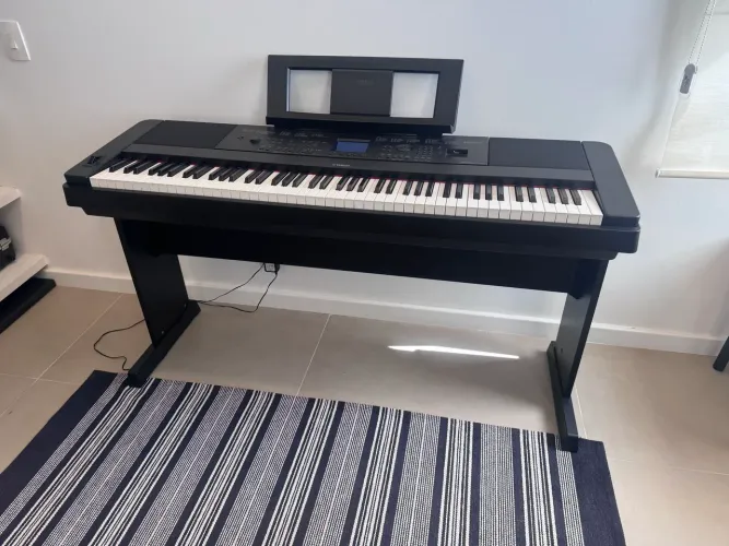 Teclado Yamaha DGX-660
