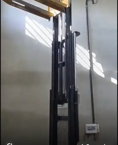 Empilhadeira elétrica