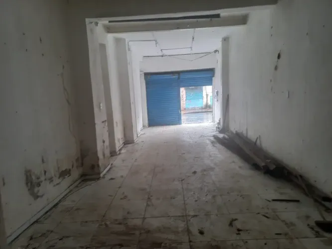 Barroquinha:Vendo loja com 270m2 totais próximo ao final de linha da Barroquinha