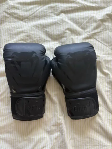 Luva de Boxe - Venum - Ótimo estado