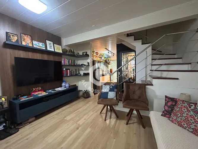 Casa em condomínio à venda em Canoas