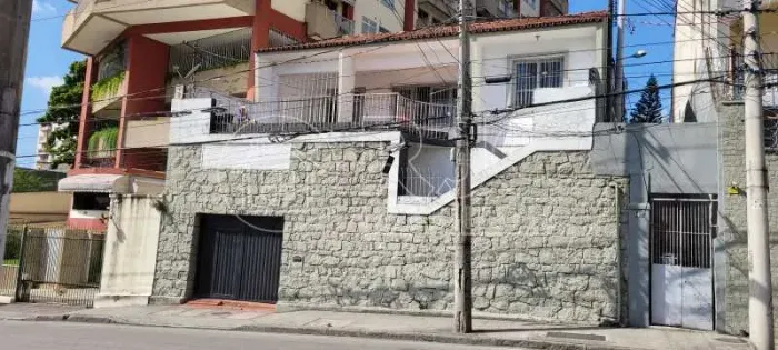 Oportunidade. Casa para venda possui 145 metros quadrados com 3 quartos