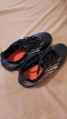 Chuteira Umbro Original tamanho 35/36