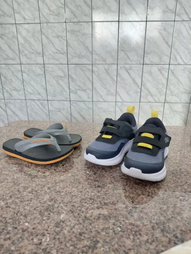 1 tênis e 1 havaianas infantil menino