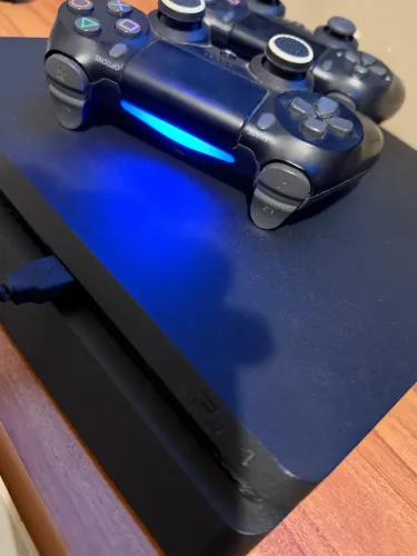Ps4 slim , 500 gb. 