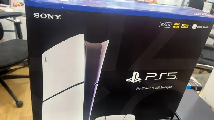 PS5 SLIM MÍDIA DIGITAL 825GB Lacrado +1 ano de garantia 