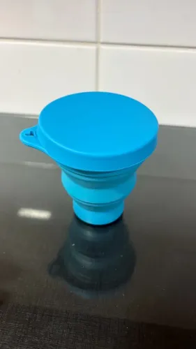 Copo retrátil