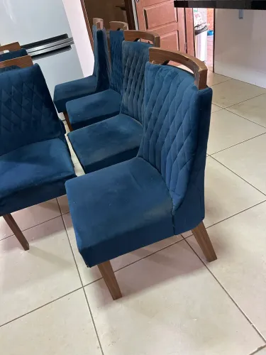 Vende-se jogo de cadeiras para mesa de jantar