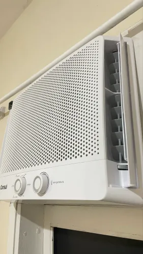 Ar condicionado cônsul 10 mil BTUs - 4 meses de uso! NA GARANTIA