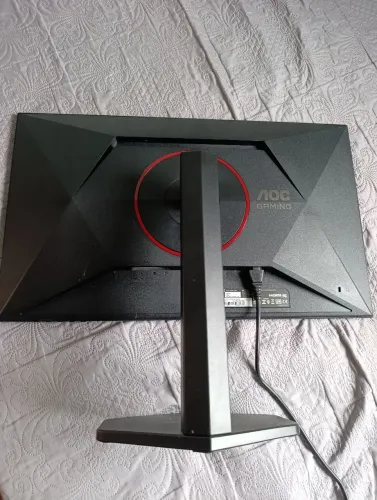 Vendo um monitor AOC de 144z
