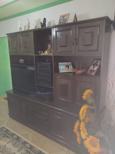 Estante antiga em madeira