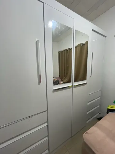 Vendo guarda roupa casal 6 portas
