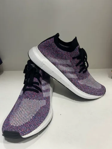 Tênis Adidas