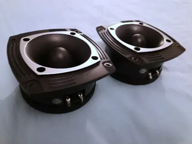 Super Twitter Roadstar RS-230ST (Preço do Par)