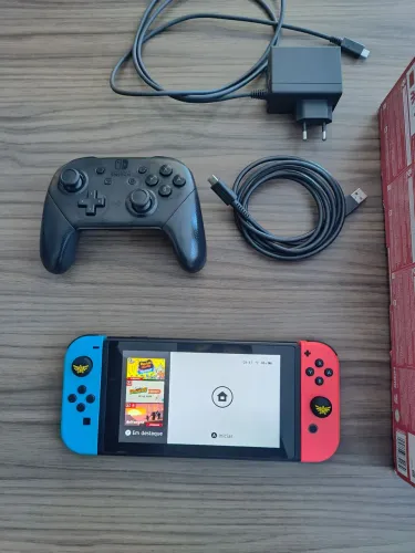 Vendo, Nintendo Switch, modelo V2 em ótimo estado.