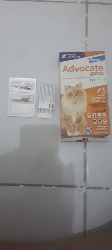 Duas pipetas advocate gatos - muito barato porque vence em agosto de 2026