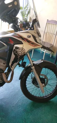 Xre 300 2021