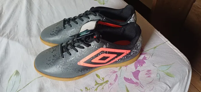Tênis sosaity masculino e chuteira de futsal