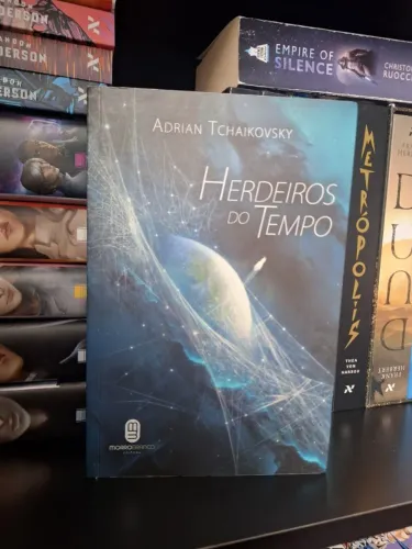 Livro - Herdeiros do Tempo - Adrian Tchaikovsky - Acompanha marcador original