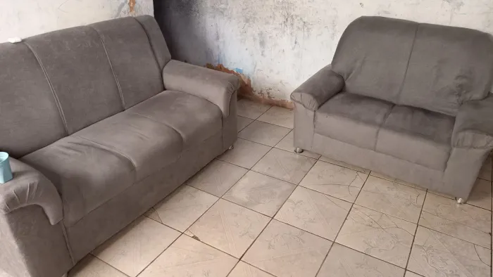 Sofá 2 e 3 lugar novo n tem 3 semana de uso