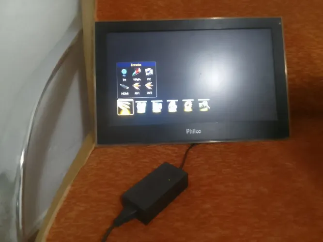 Monitor 19 vai com controle e fonte