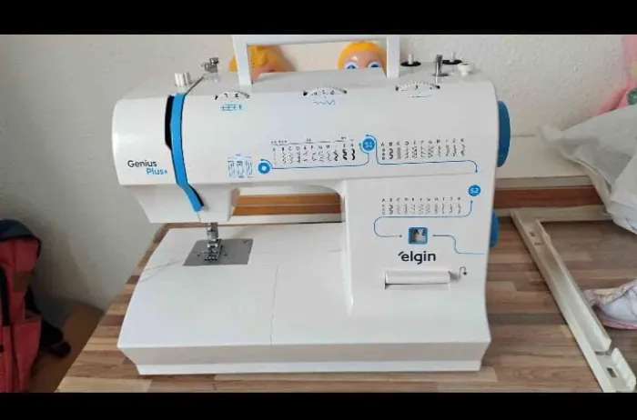 Máquina de costura Elgin Genius plus 
