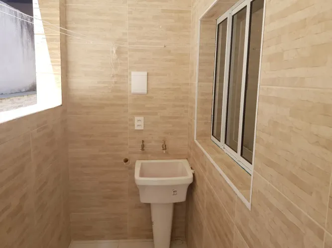 Alugo quarto e cozinha