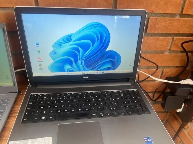 Dell inspiron 5566 i5 7 geração 4Gb DDR 4 Ssd 240GB tudo ok