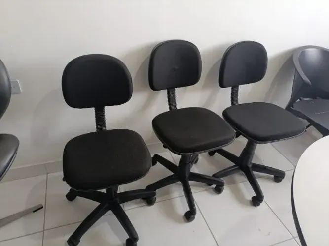 Cadeira Secretária Giratória Simples - Usada